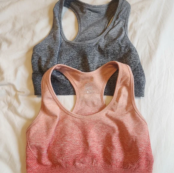 Sports bras - Picture 2 of 2